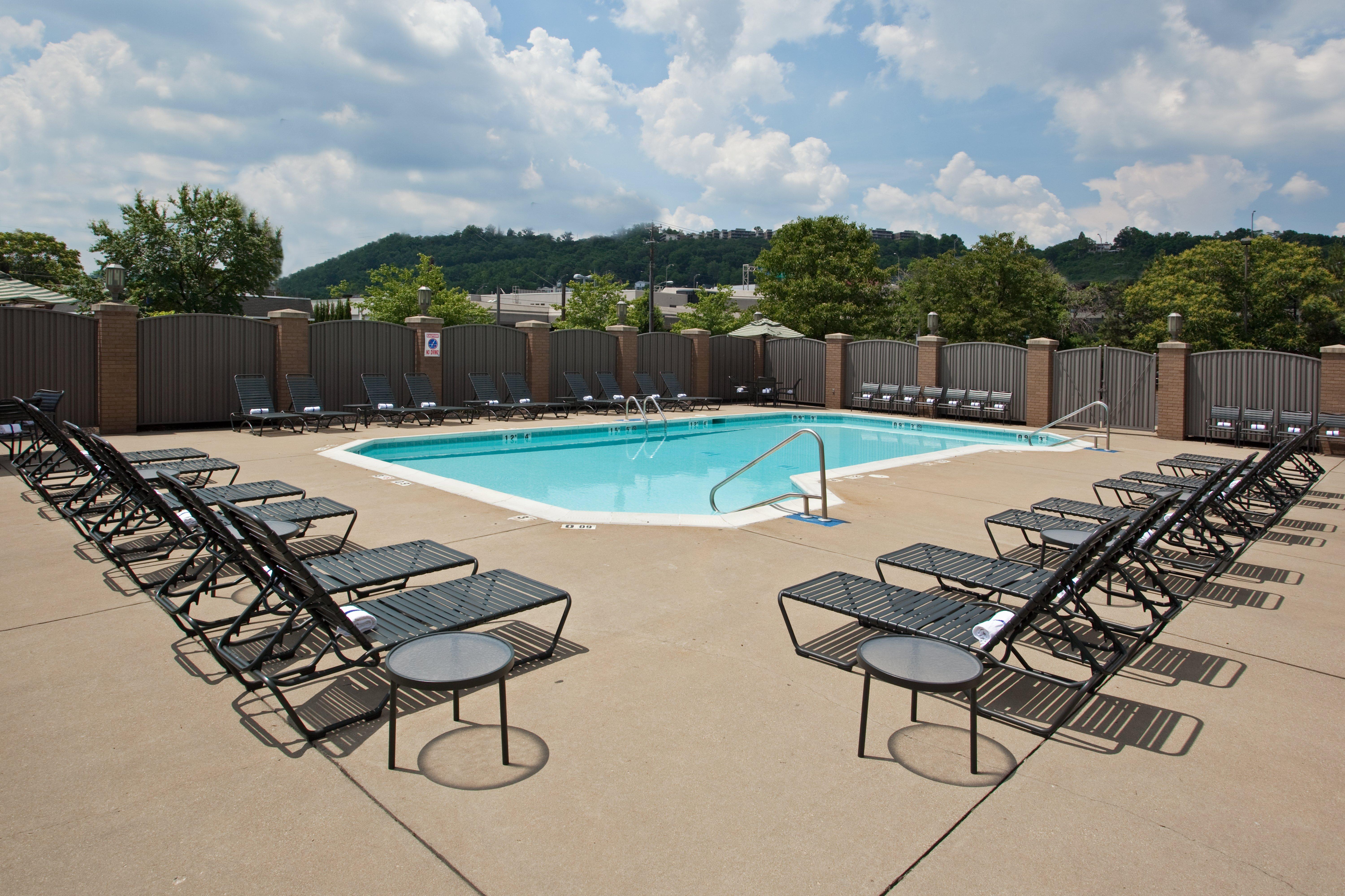 Holiday Inn Cincinnati-Riverfront By Ihg Ковингтън Екстериор снимка